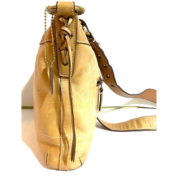 Coach vintage distressed leather beige crossbody handbag - Picture 11 of 12